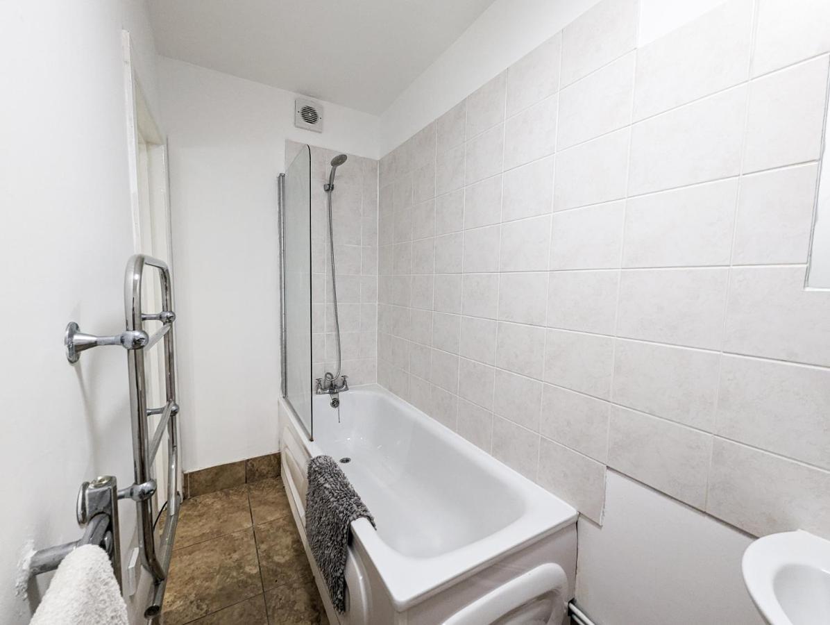 Cozy Central Apartments - With Private Kitchens & Bathrooms بورتسماوث المظهر الخارجي الصورة