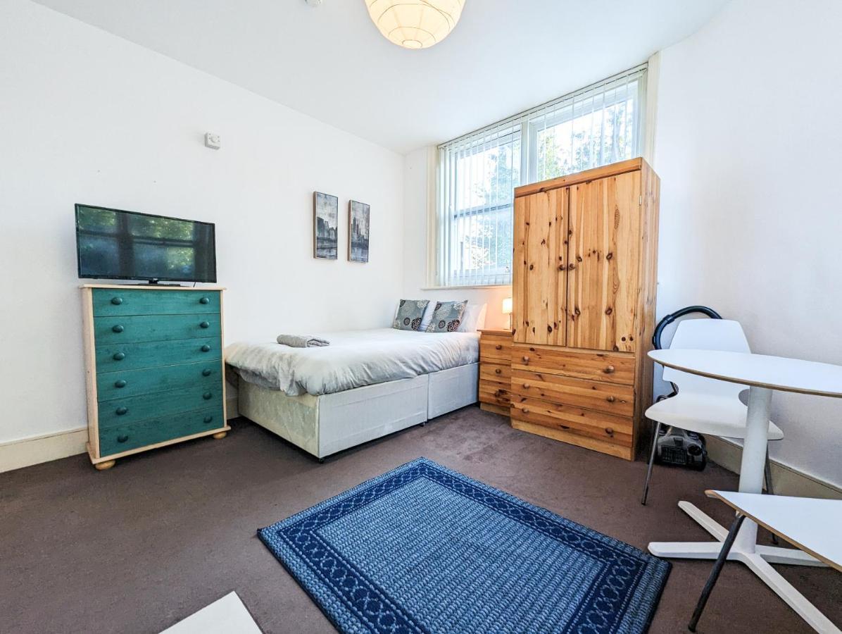 Cozy Central Apartments - With Private Kitchens & Bathrooms بورتسماوث المظهر الخارجي الصورة